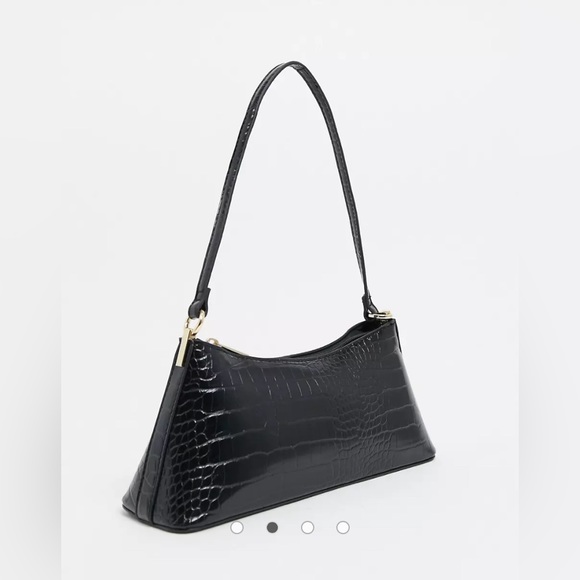 Black croc effect shoulder bag with gold hardware tabs - Picture 2 of 5